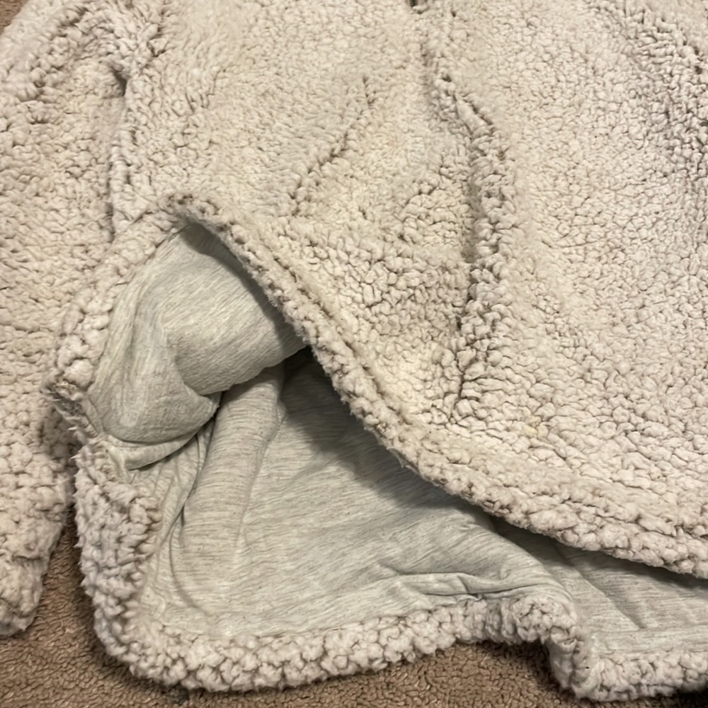 Sherpa pull over - Picture 3 of 3